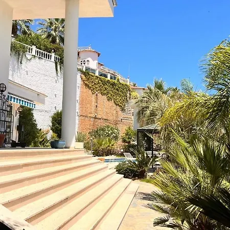 Villa Goldcity Luxury Private Pool 3+1 With Free Aquapark