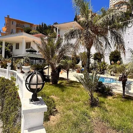 Goldcity Luxury Private Pool 3+1 With Free Aquapark Villa Alanya